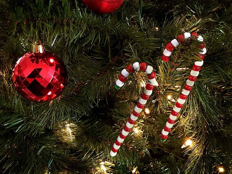 Candy Canes Craft With Beads & Pipe Cleaners