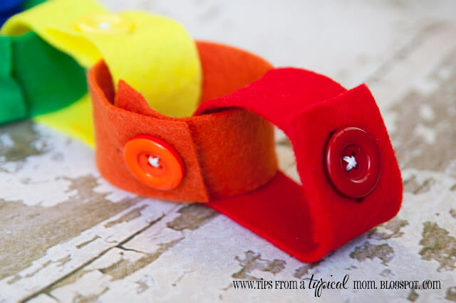 Fun & Colorful Felt Button Chain Craft Activity To Make With Parents Button Crafts For Preschoolers