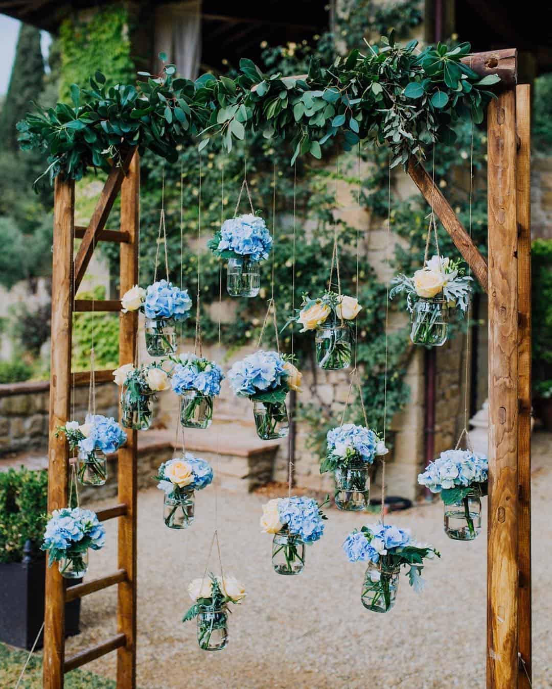 DIY Wedding Ideas With Flower Stakes