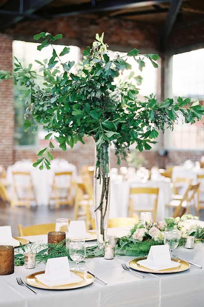Stunning Minimalist Centerpieces