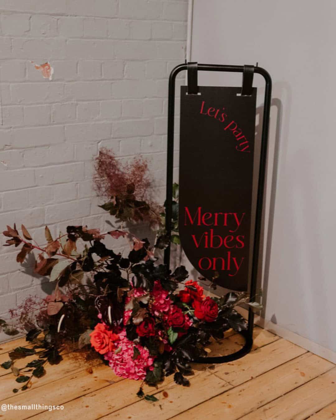 Elegant Red and Black Wedding Decor