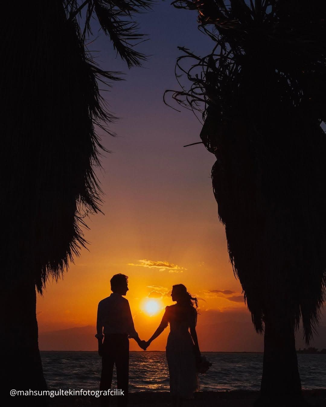 Outdoor Sunset Wedding Photos