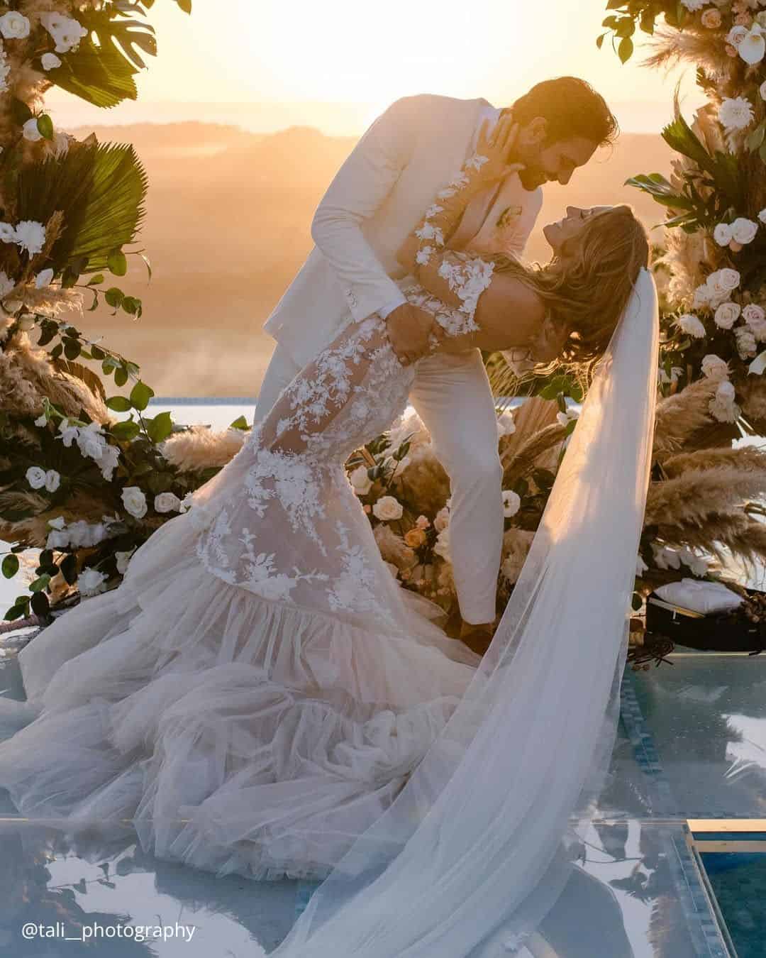 Outdoor Sunset Wedding Photos