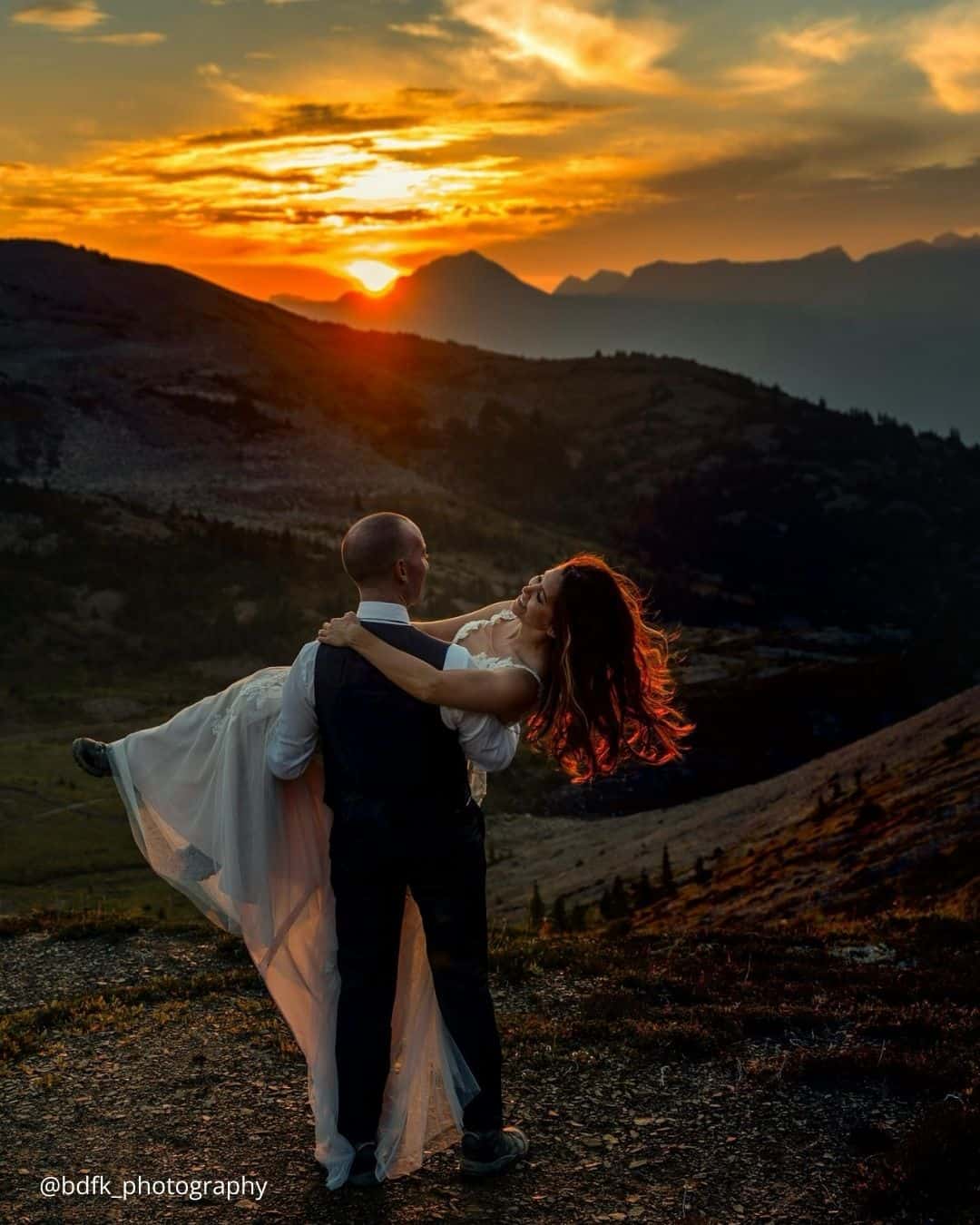 Best Outdoor Wedding Photos On the Beach