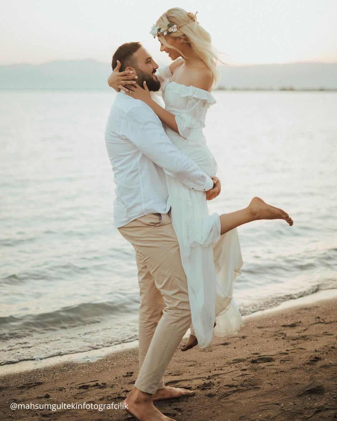 Best Outdoor Wedding Photos On the Beach