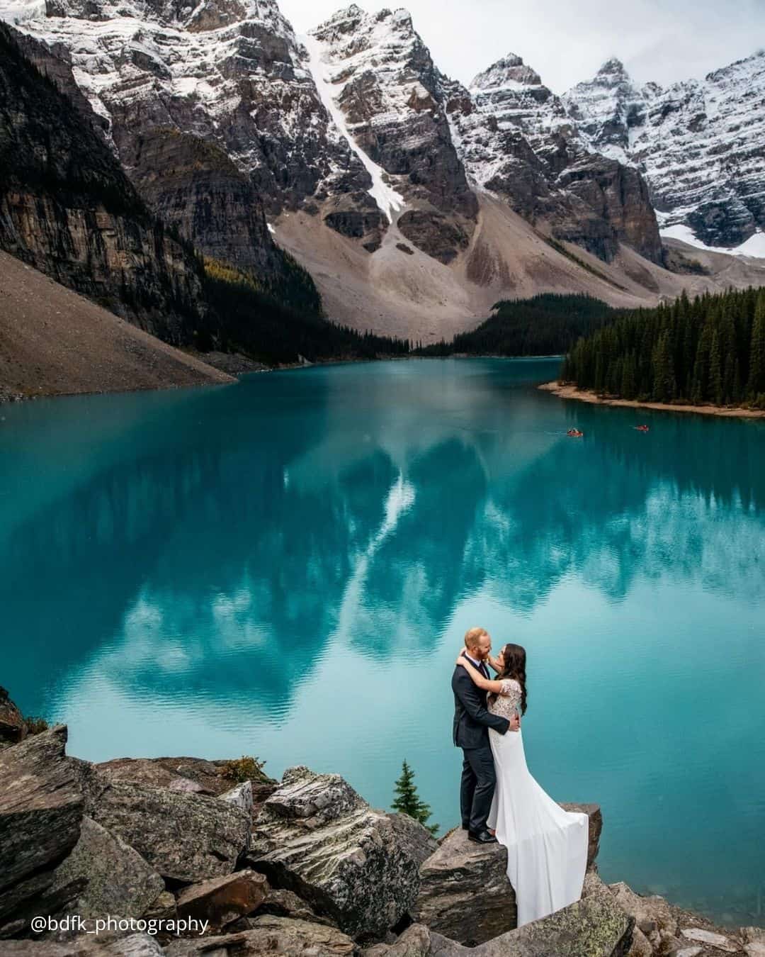 Wedding Photos Ideas in a Garden