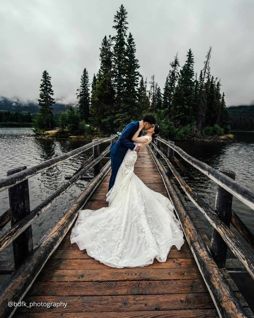 Wedding Photos Ideas in a Garden