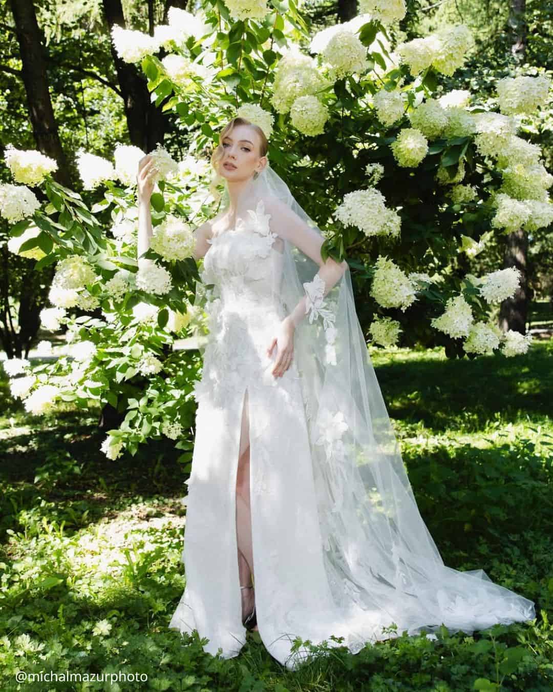 Wedding Photos Ideas in a Garden