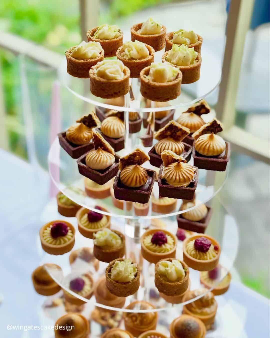 Desserts With Fruits Will Please Guests So Much