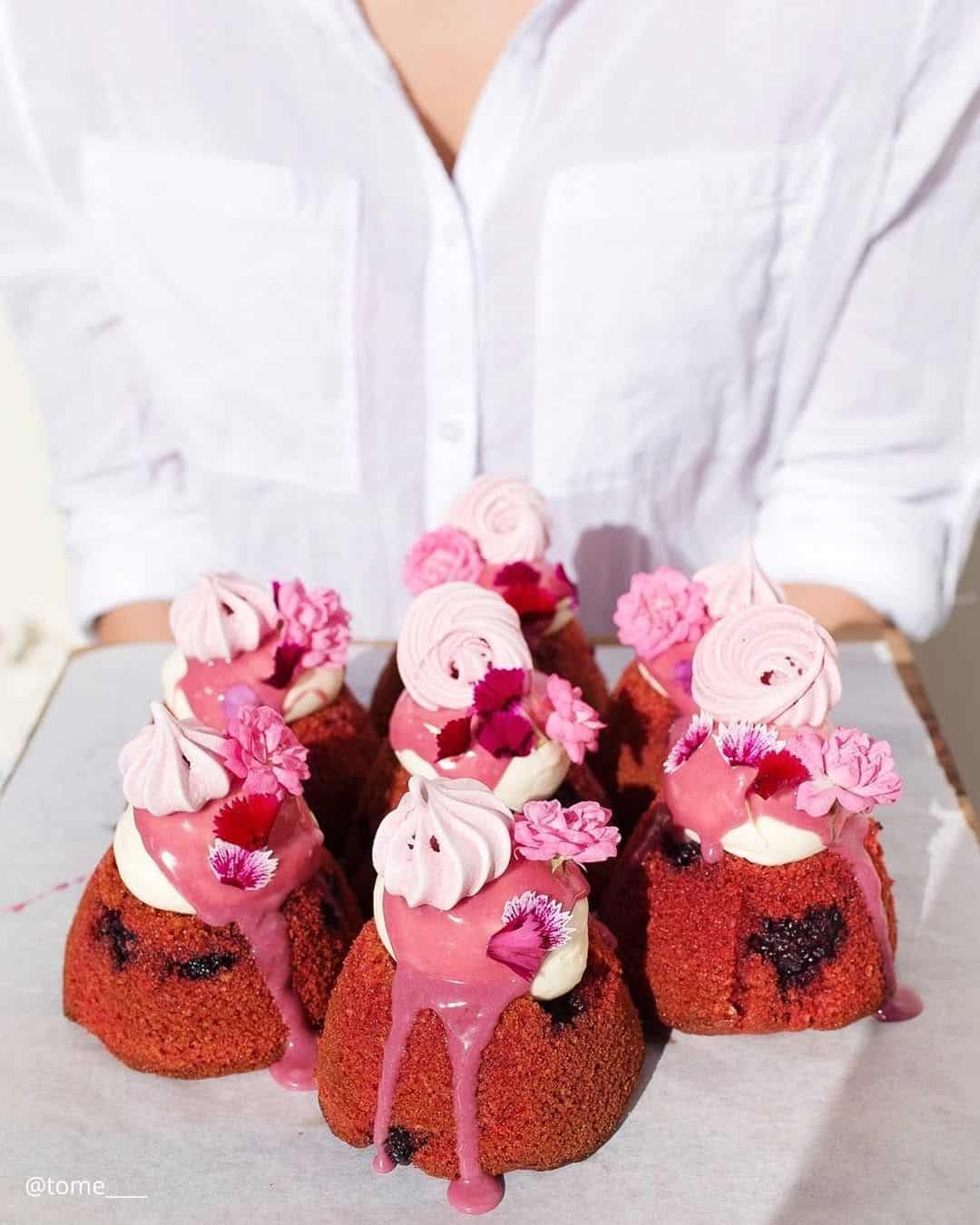 Unique Red And White Wedding Desserts