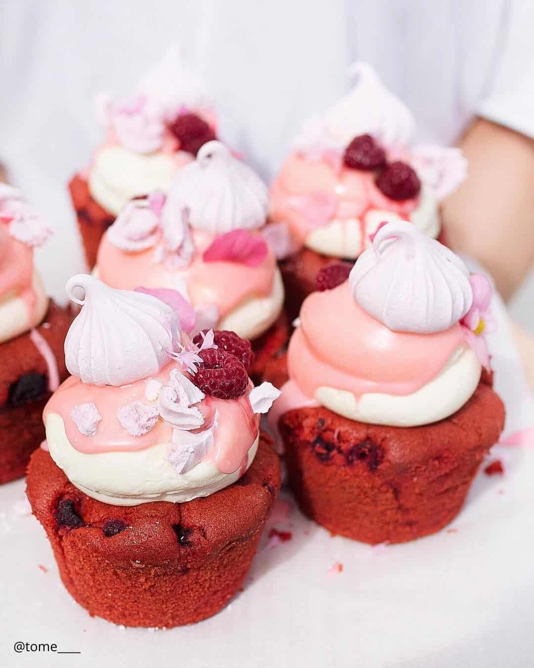 Unique Red And White Wedding Desserts