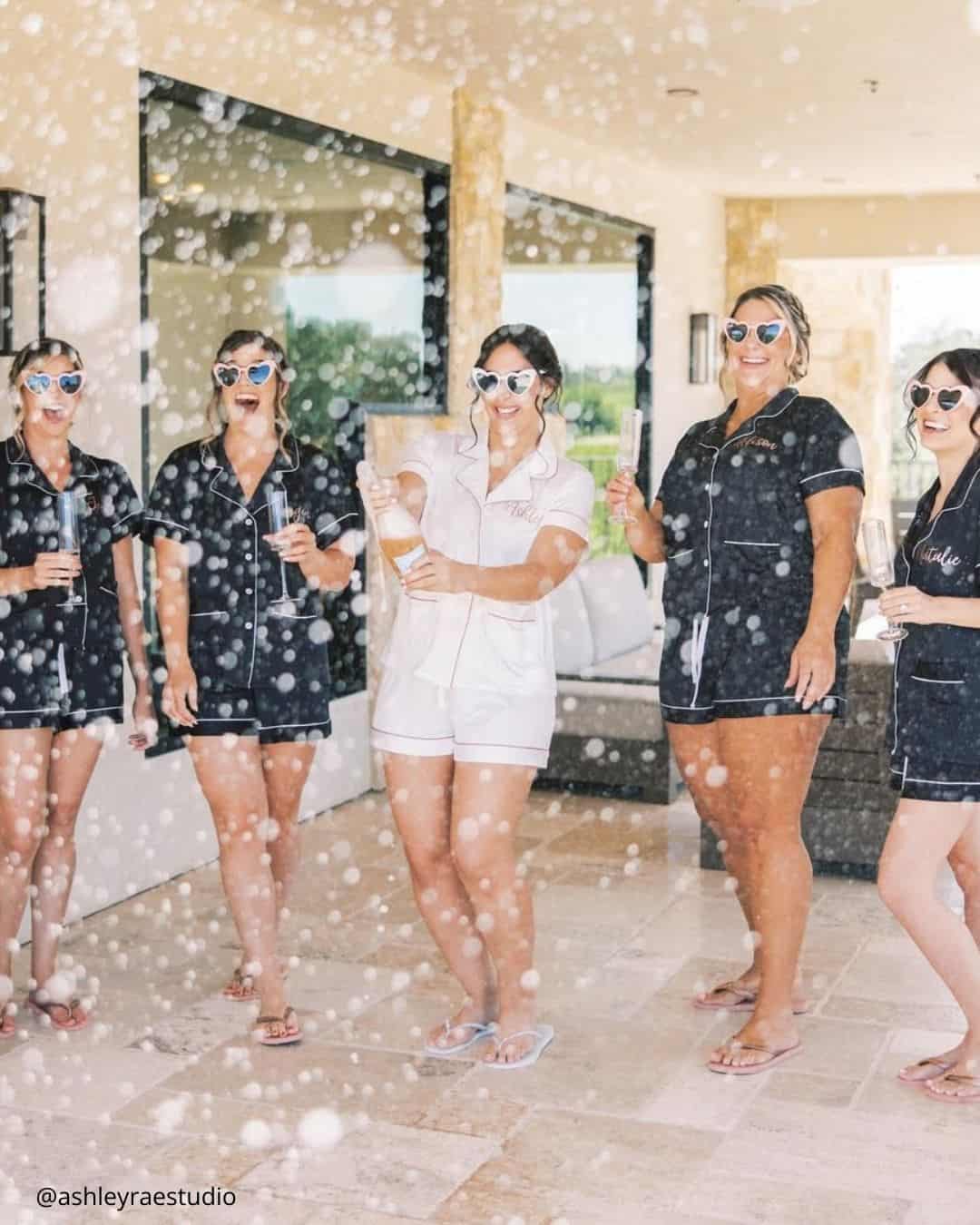 No Bridal Party Wedding Pictures