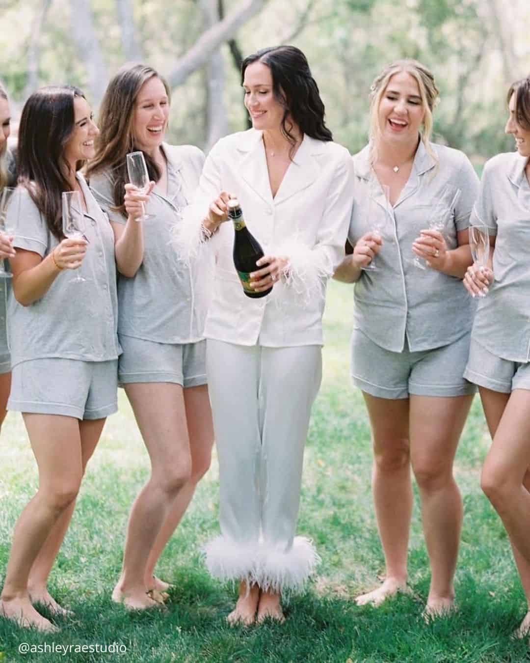 No Bridal Party Wedding Pictures