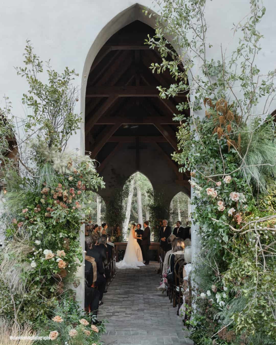 Simple Church Aisle Wedding Decorations With Romantic Flowers