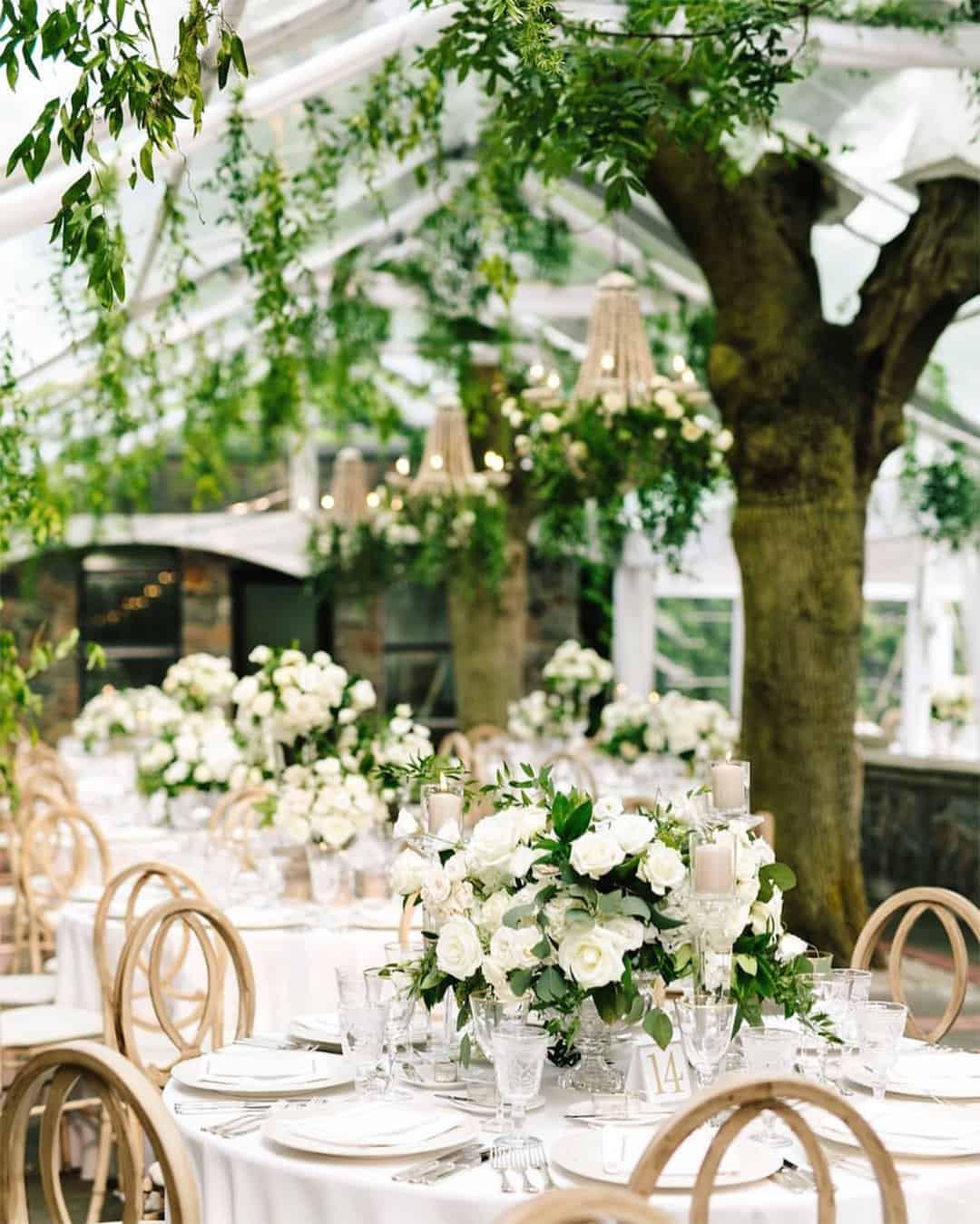 Minimalist Table Decorations For Wedding