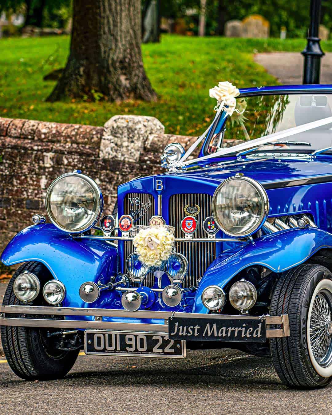 Romantic DIY Wedding Car Decor