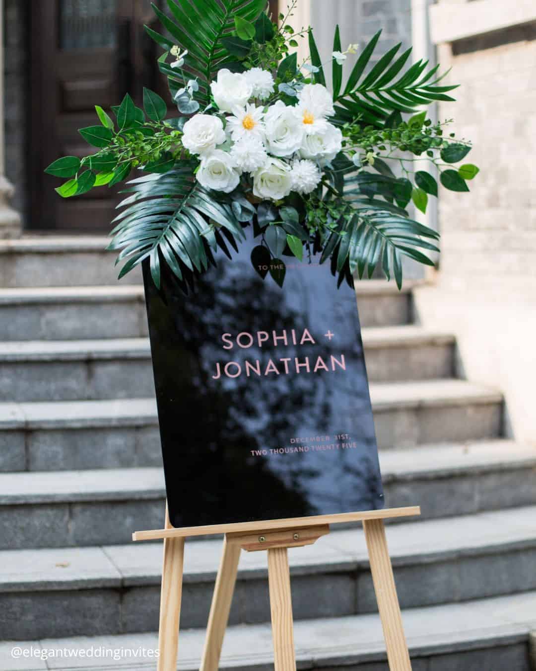 Rustic Greenery Wedding Décor For Signs