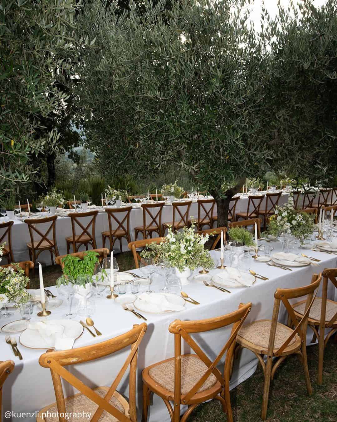 The dreamiest dining situation..