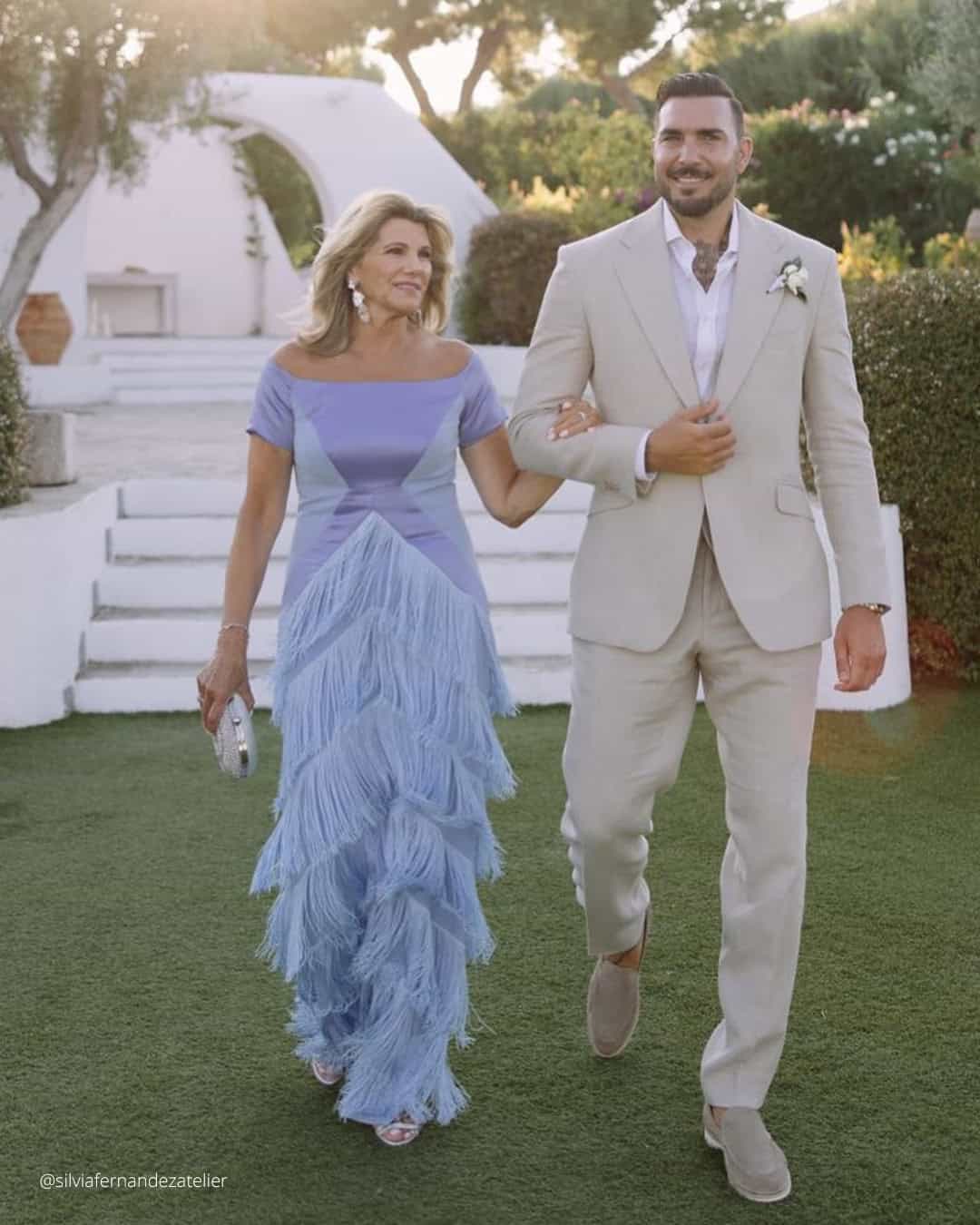 What color should mother of the bride wear?