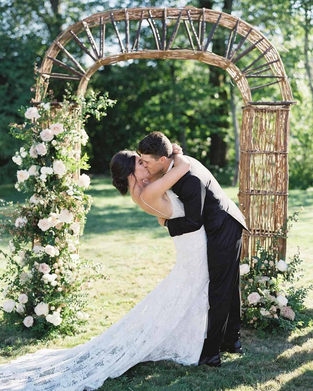 Romantic Wedding Arches With Fresh Flowers