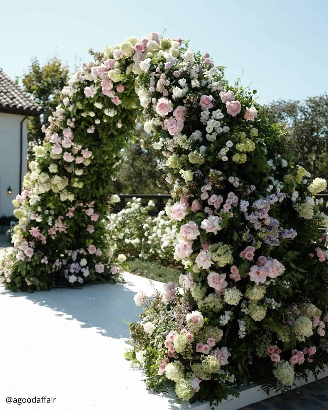 Romantic Wedding Arches With Fresh Flowers