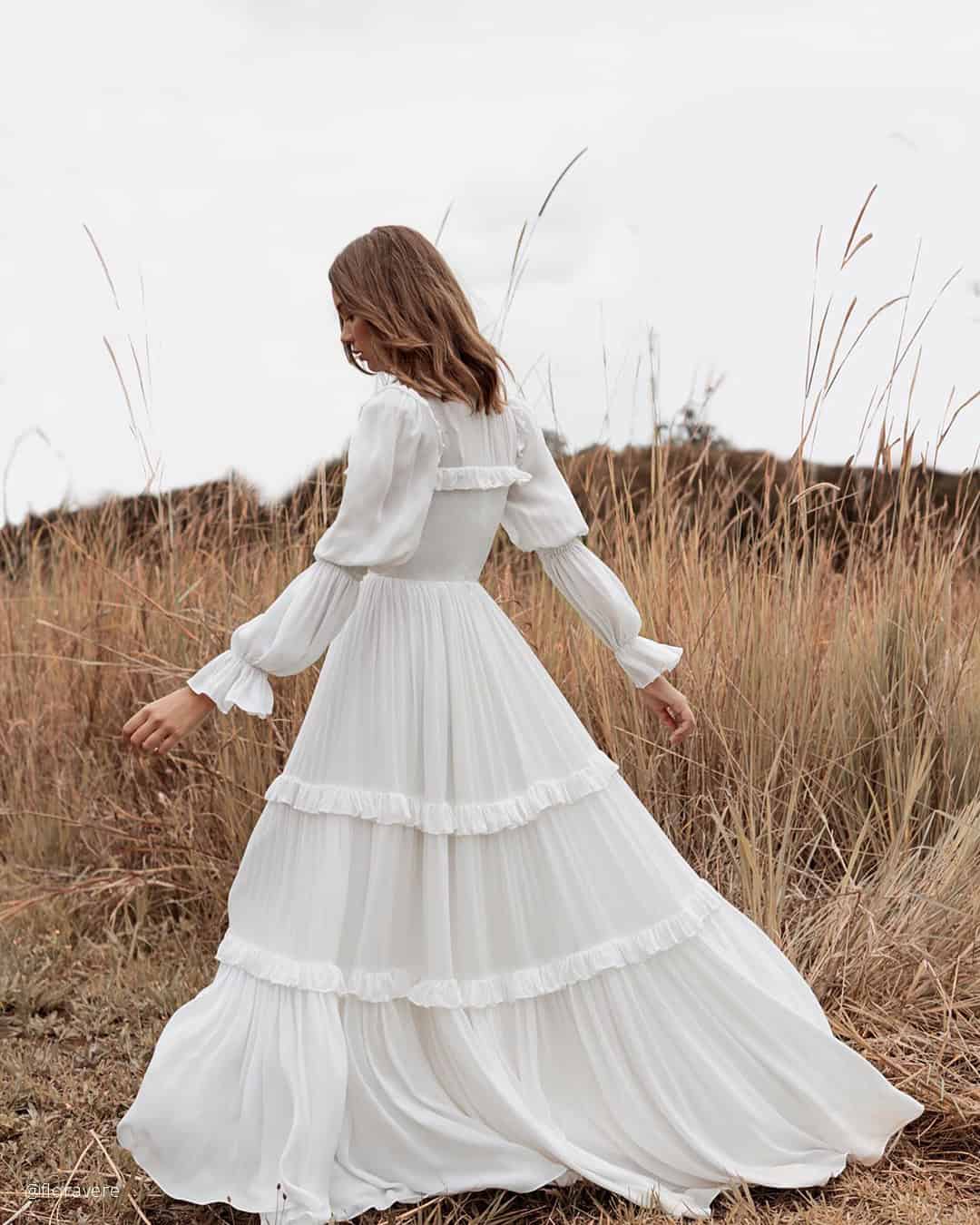 How to Choose a Womens Rustic Dresses by Weather, Location & Wedding Format?