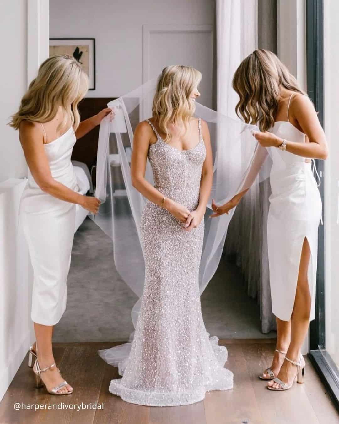 Pre-Wedding Photos – Dressing