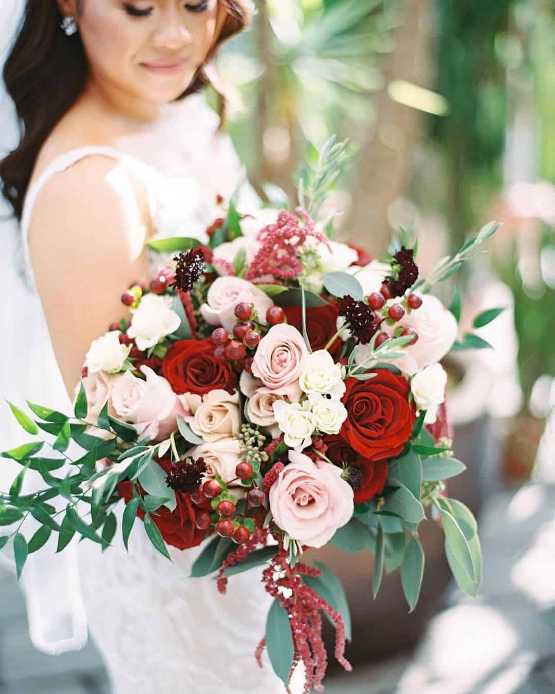 Red And White Wedding Cakes