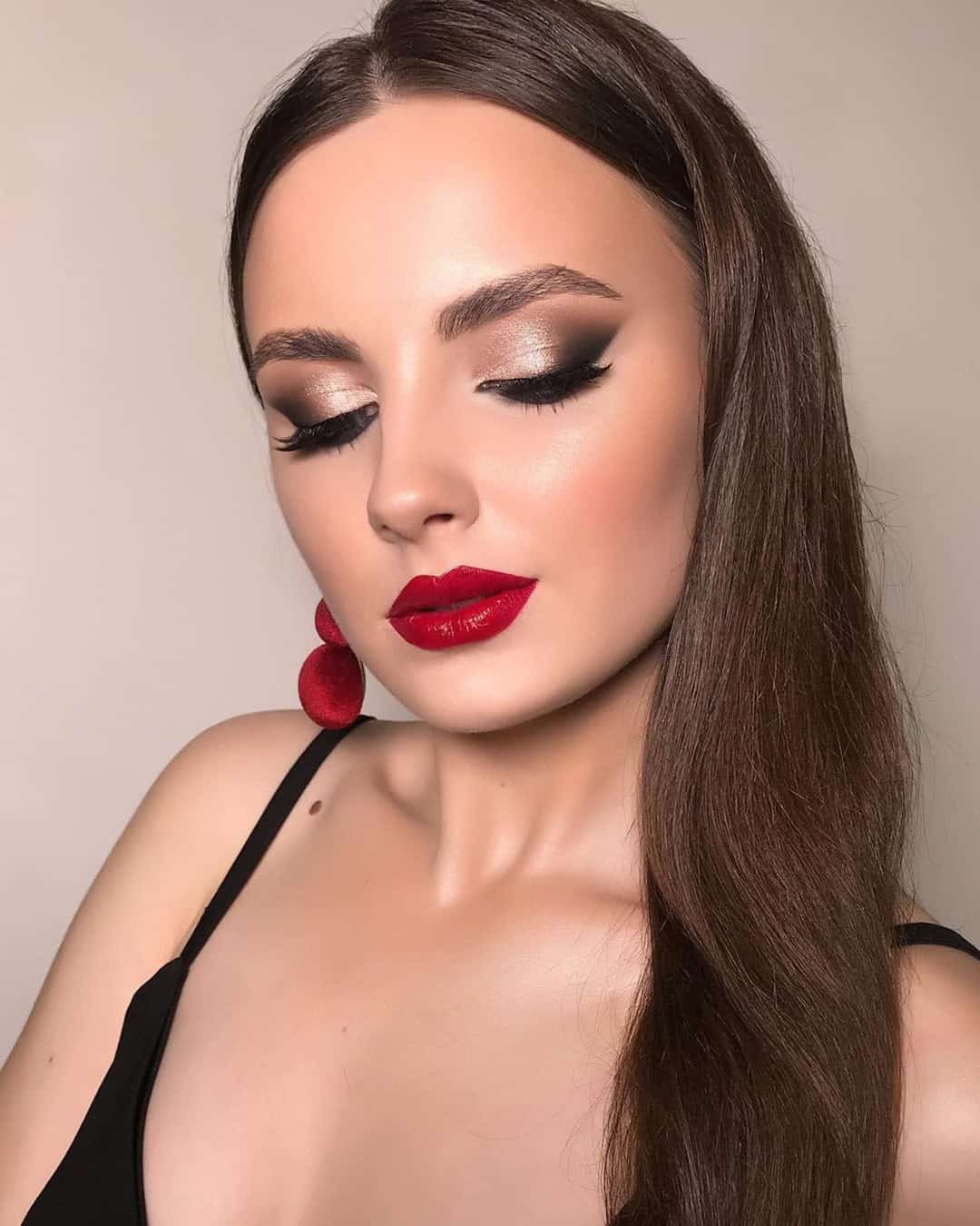 Romantic Red Lips with Pink Cheeks for Brides