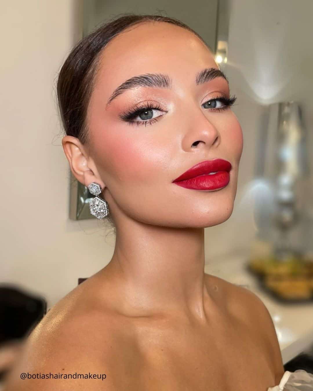 Elegant Evening Makeup Ideas for Weddings