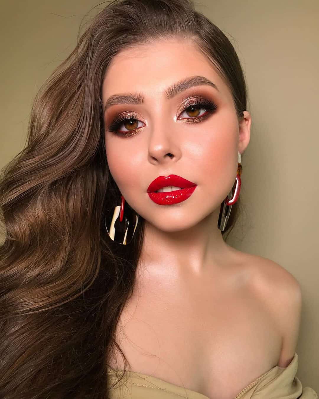 How to Choose the Best Bridal Red Lipstick
