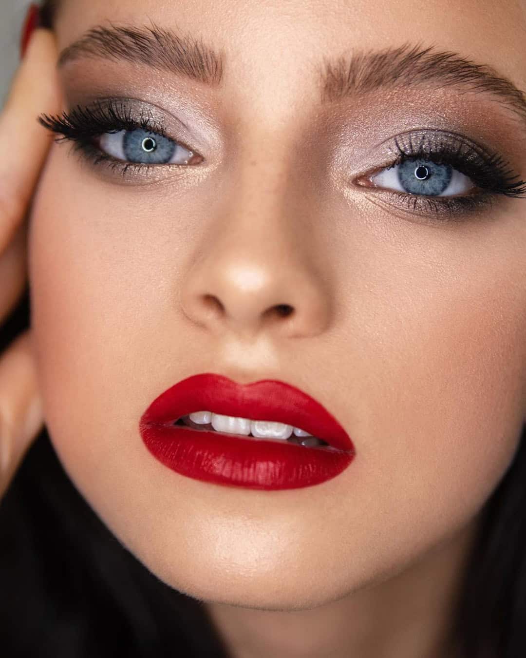 How to Choose the Best Bridal Red Lipstick
