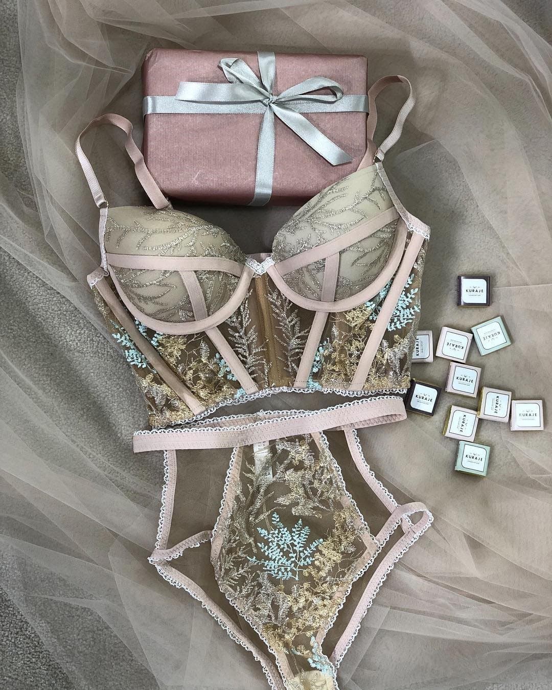 Charming Set With Belt
