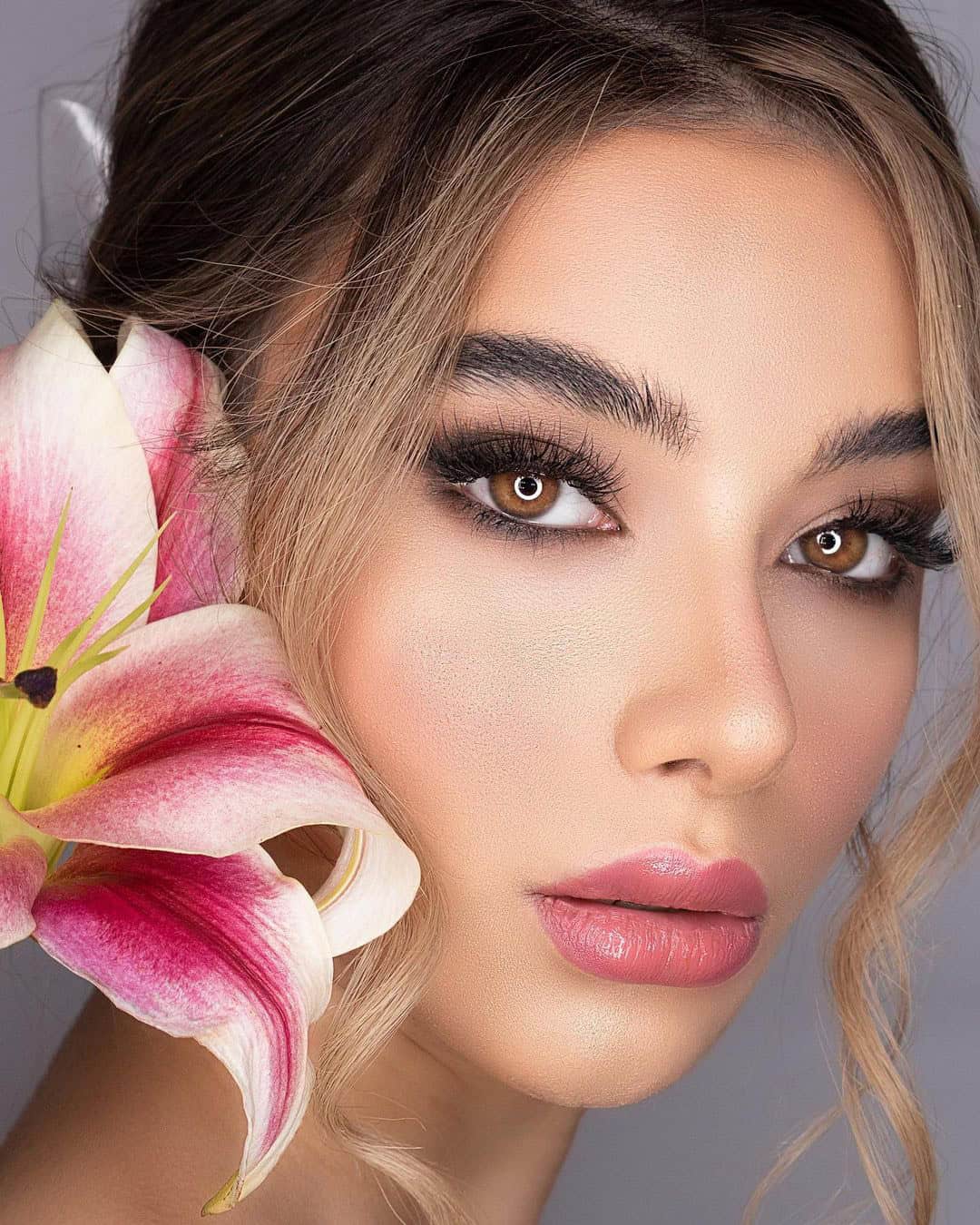 Simple Makeup For Brides With Glasses