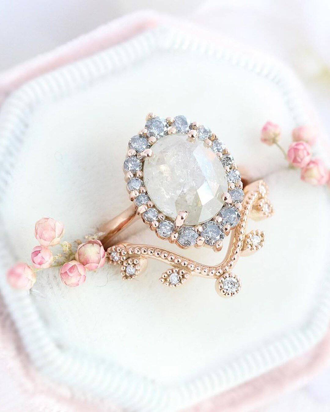 Round Cut Rings In Sets