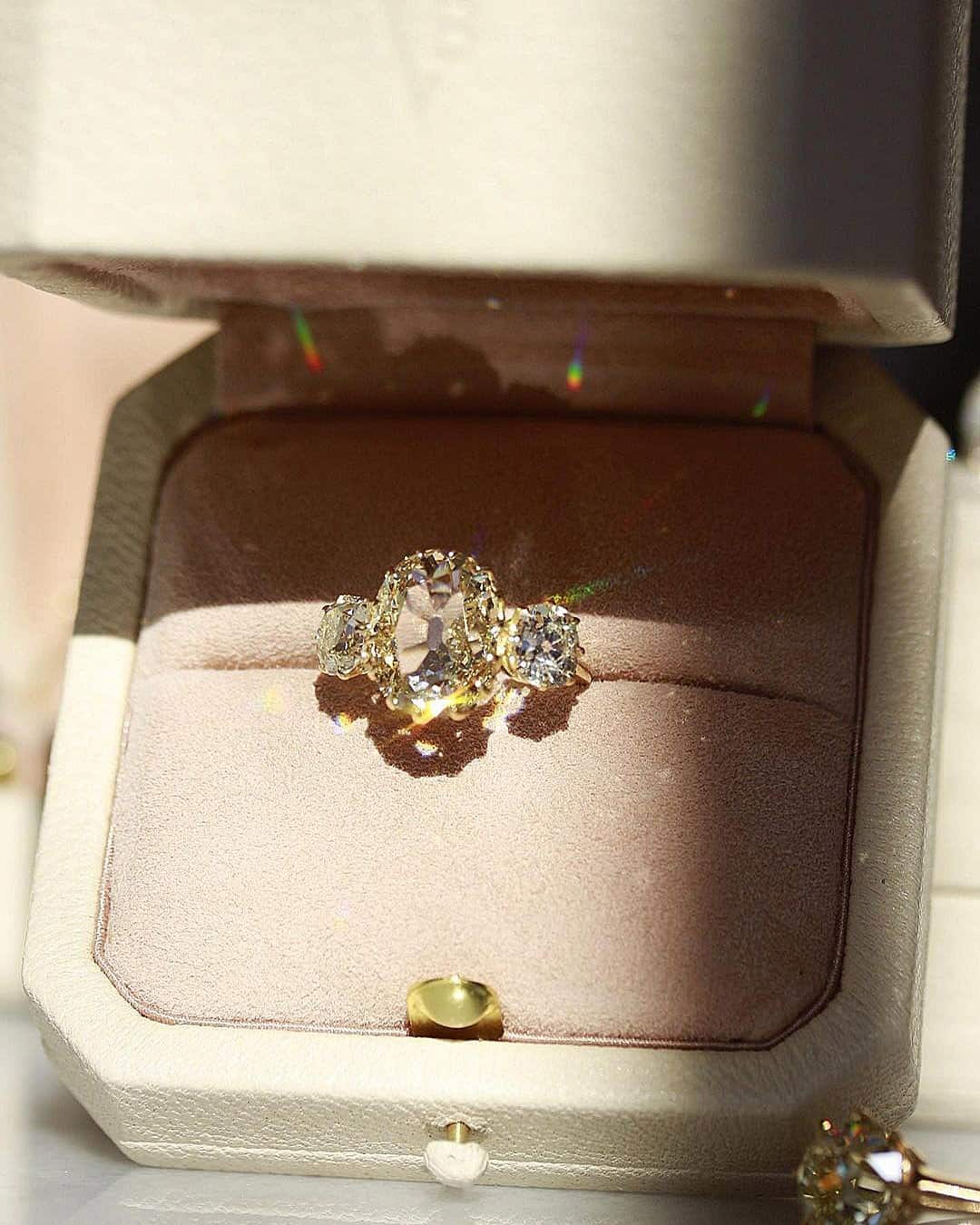 Vintage-Inspired Bridal Sets