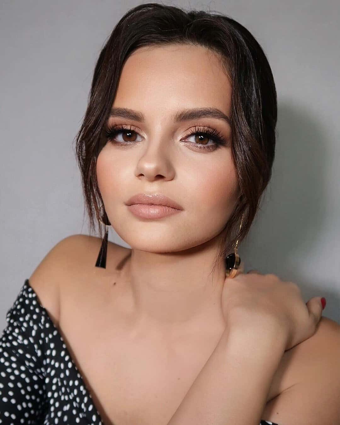 Gold Bridesmaid Makeup