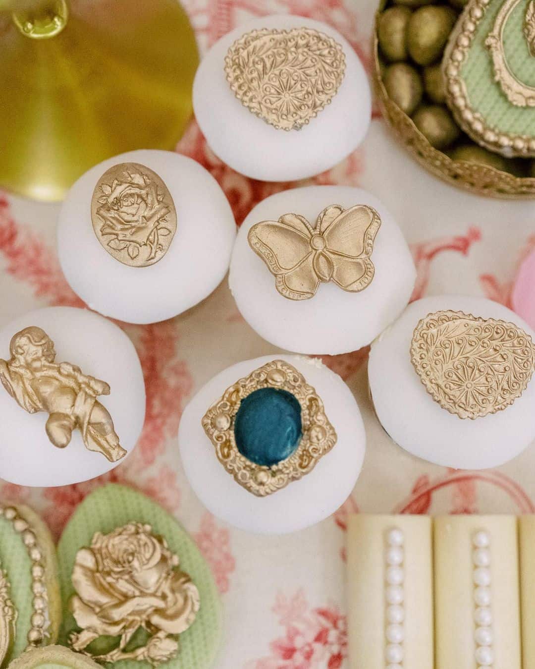 Trendy Gold Ring Holders