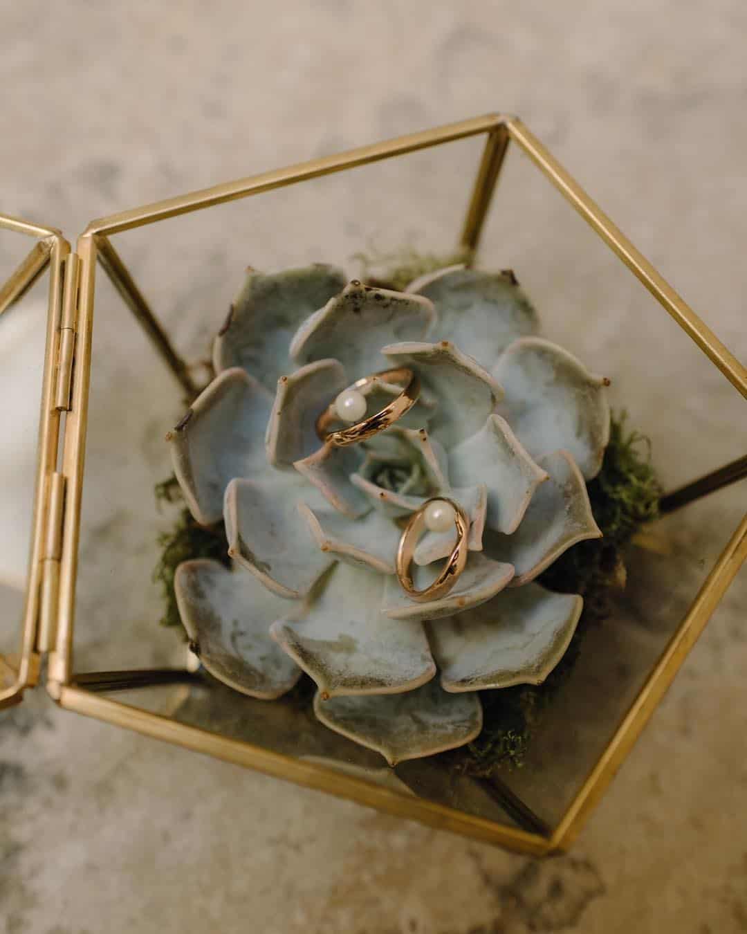 Gold Ceremony Chairs For Your Big Day