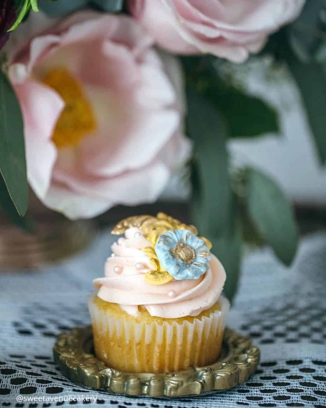 Wedding Cupcakes In Vintage Style