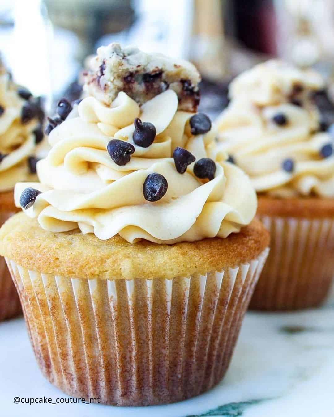 Vanilla Wedding Cupcake