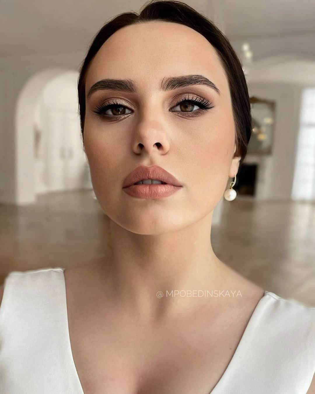 Classy Vintage Inspired Makeup