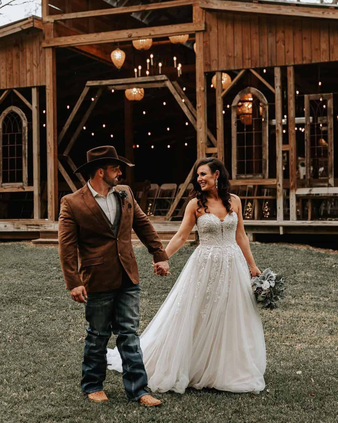 Barn wedding ideas on a budget