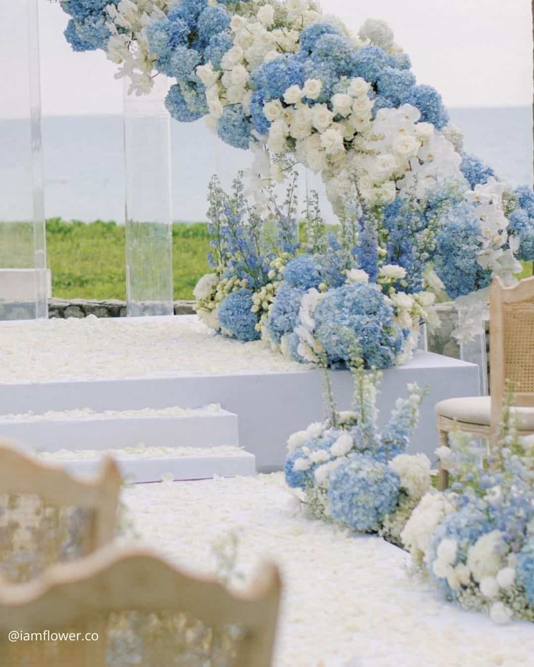 Blue And White Flower Arrangements