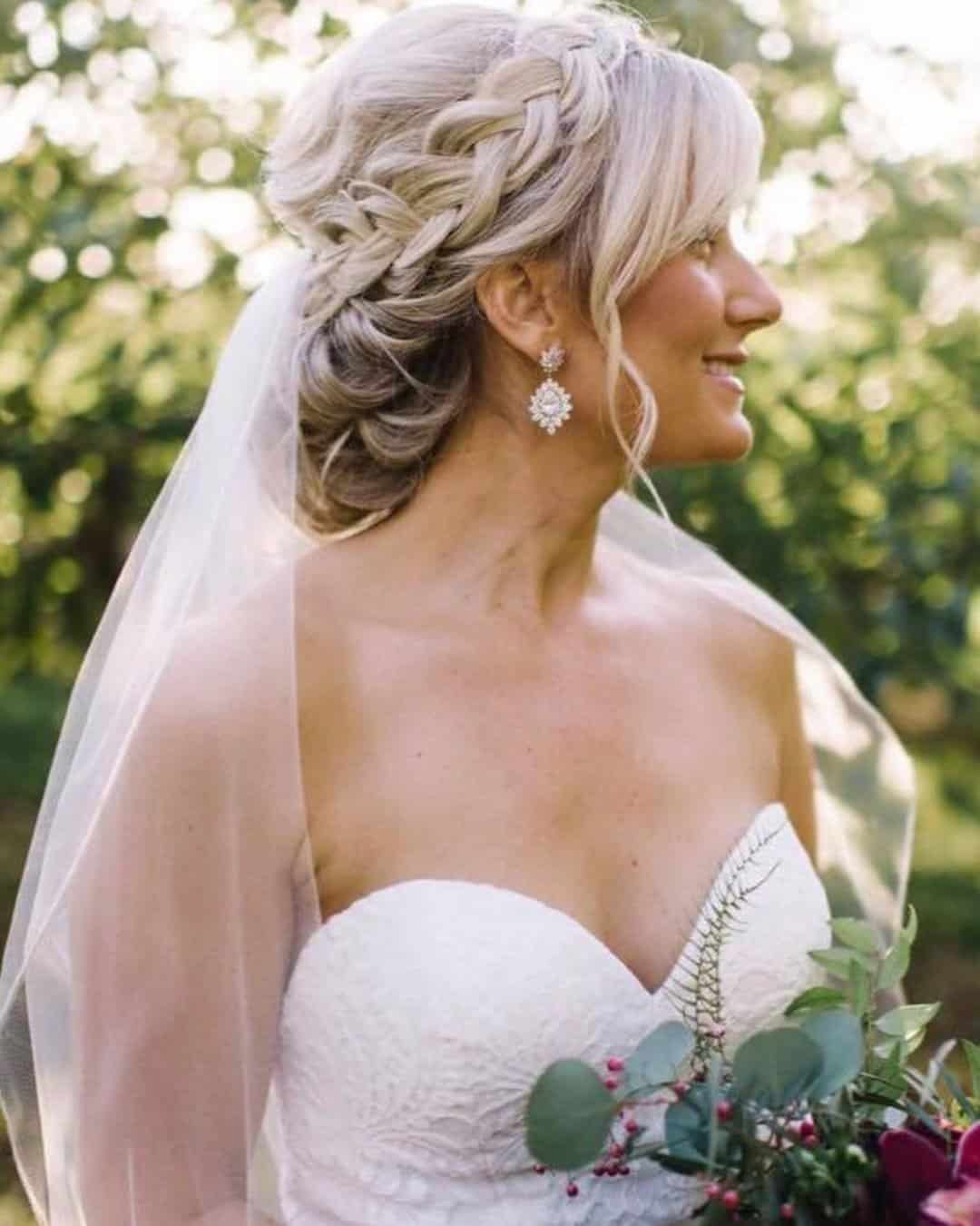 How to Wear and Secure a Wedding Veil