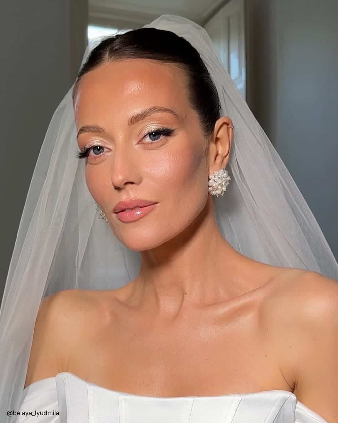 Wedding-Day Veil Timeline