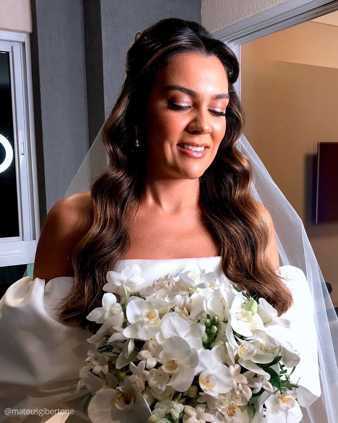 Bridal Look with Veil and Flowers