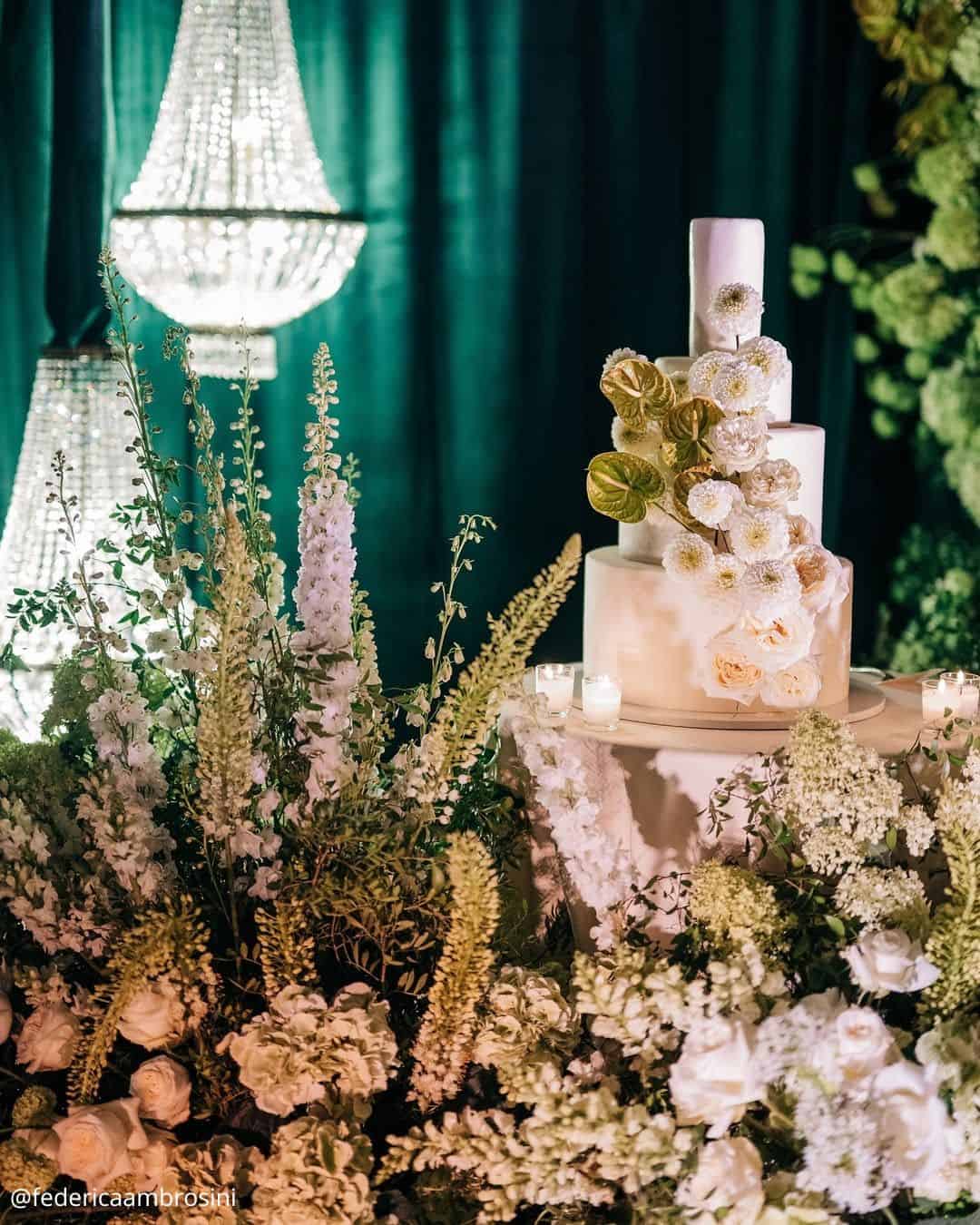 Rose, Lilac, and White Romance