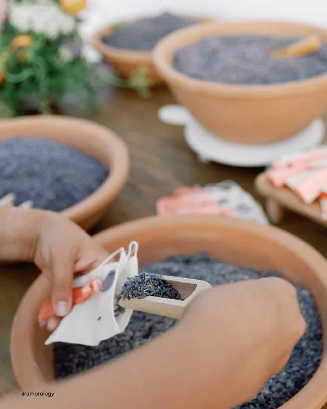 Decor with Artificial Flowers