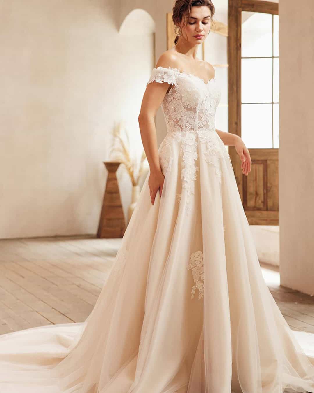 Discount Wedding Dresses Under $750